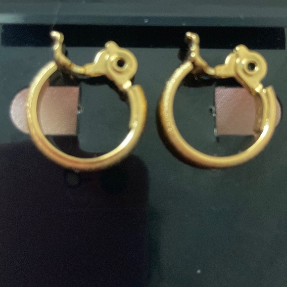 Jewelry - Picture 3 of 3